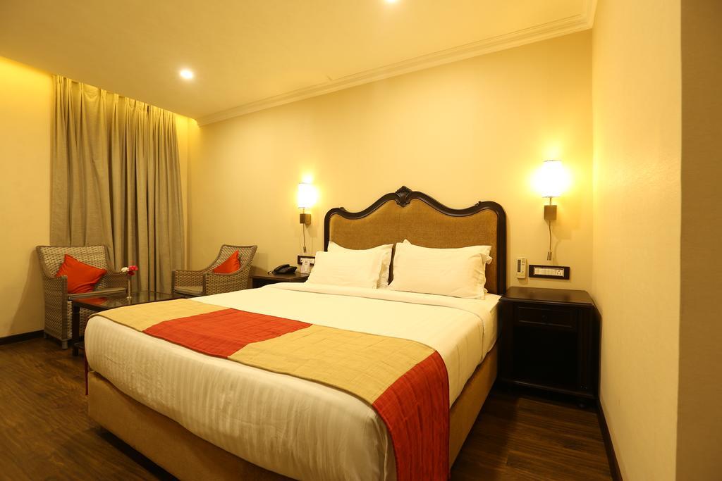 Hotel Atithi Guwahati Buitenkant foto
