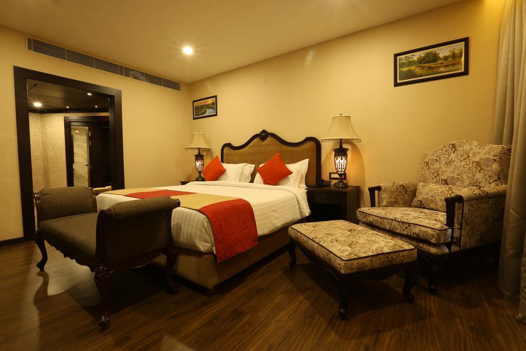Hotel Atithi Guwahati Buitenkant foto