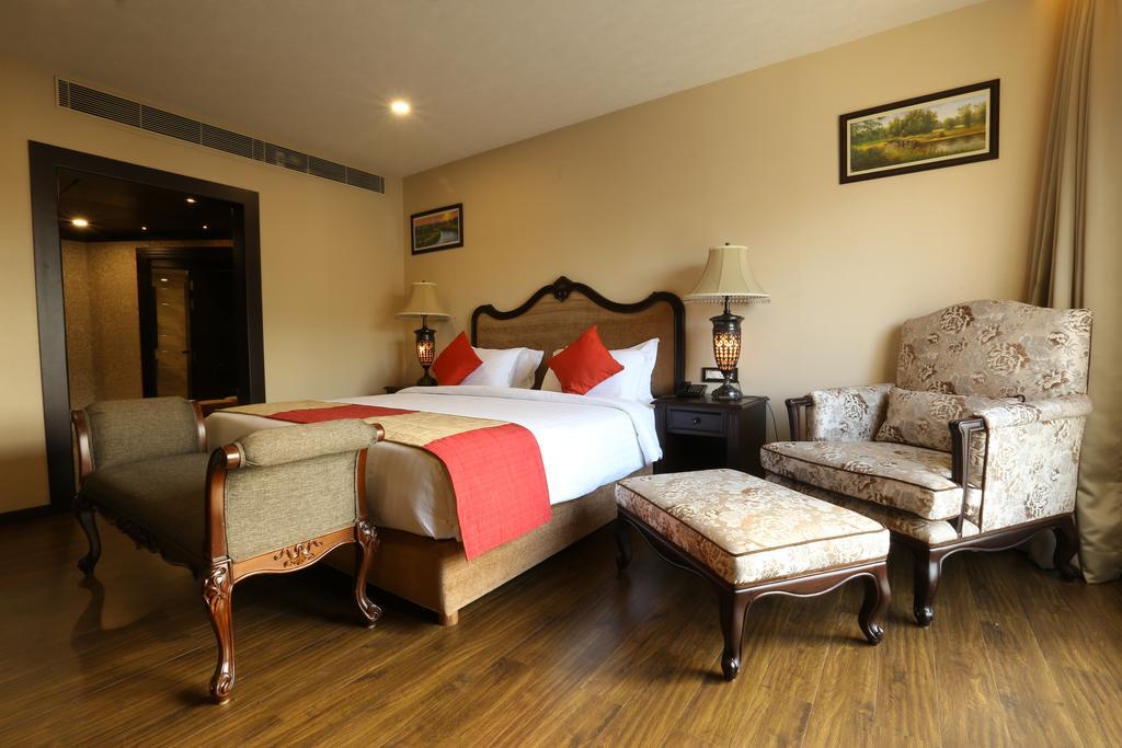 Hotel Atithi Guwahati Buitenkant foto