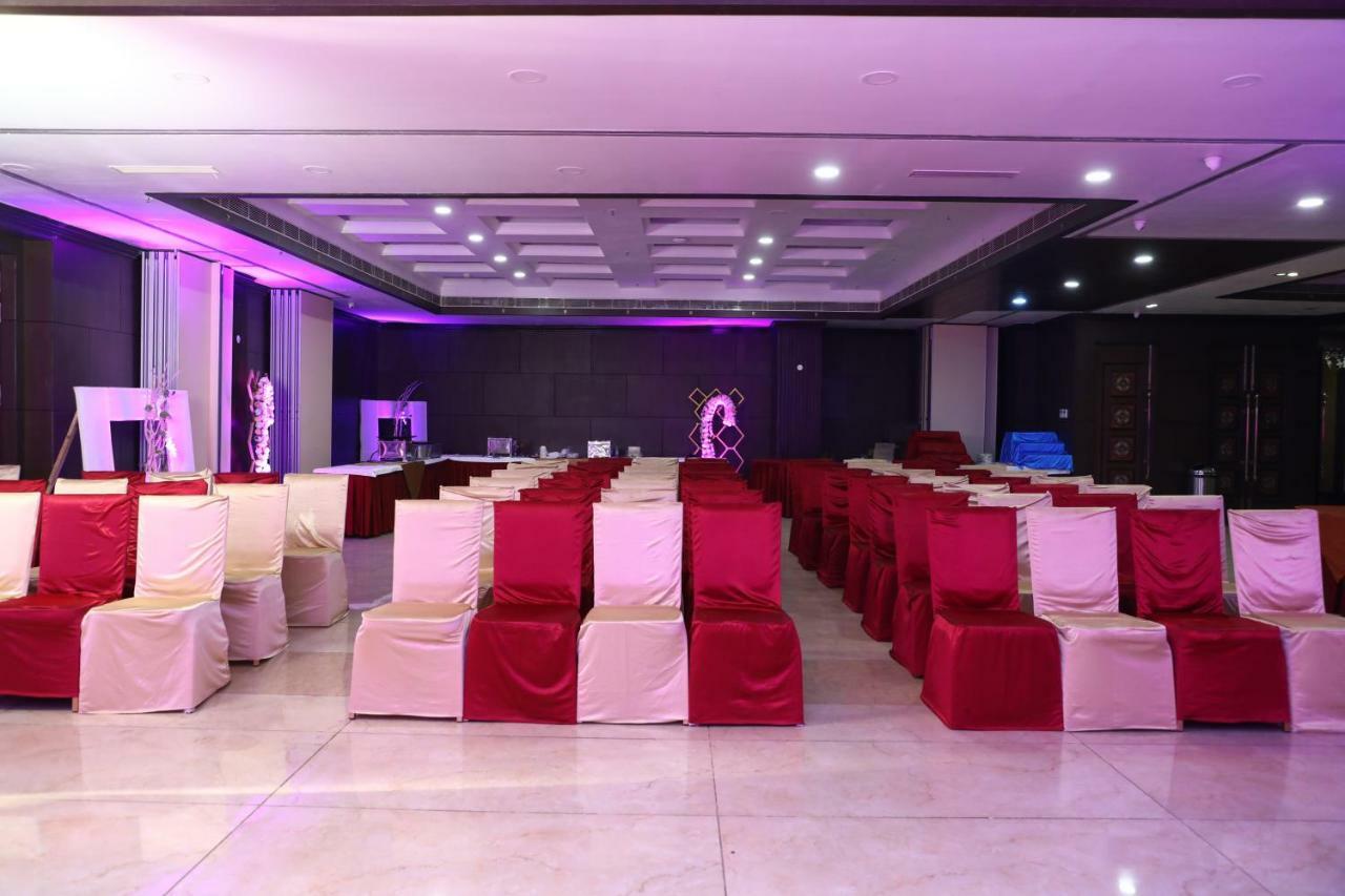 Hotel Atithi Guwahati Buitenkant foto